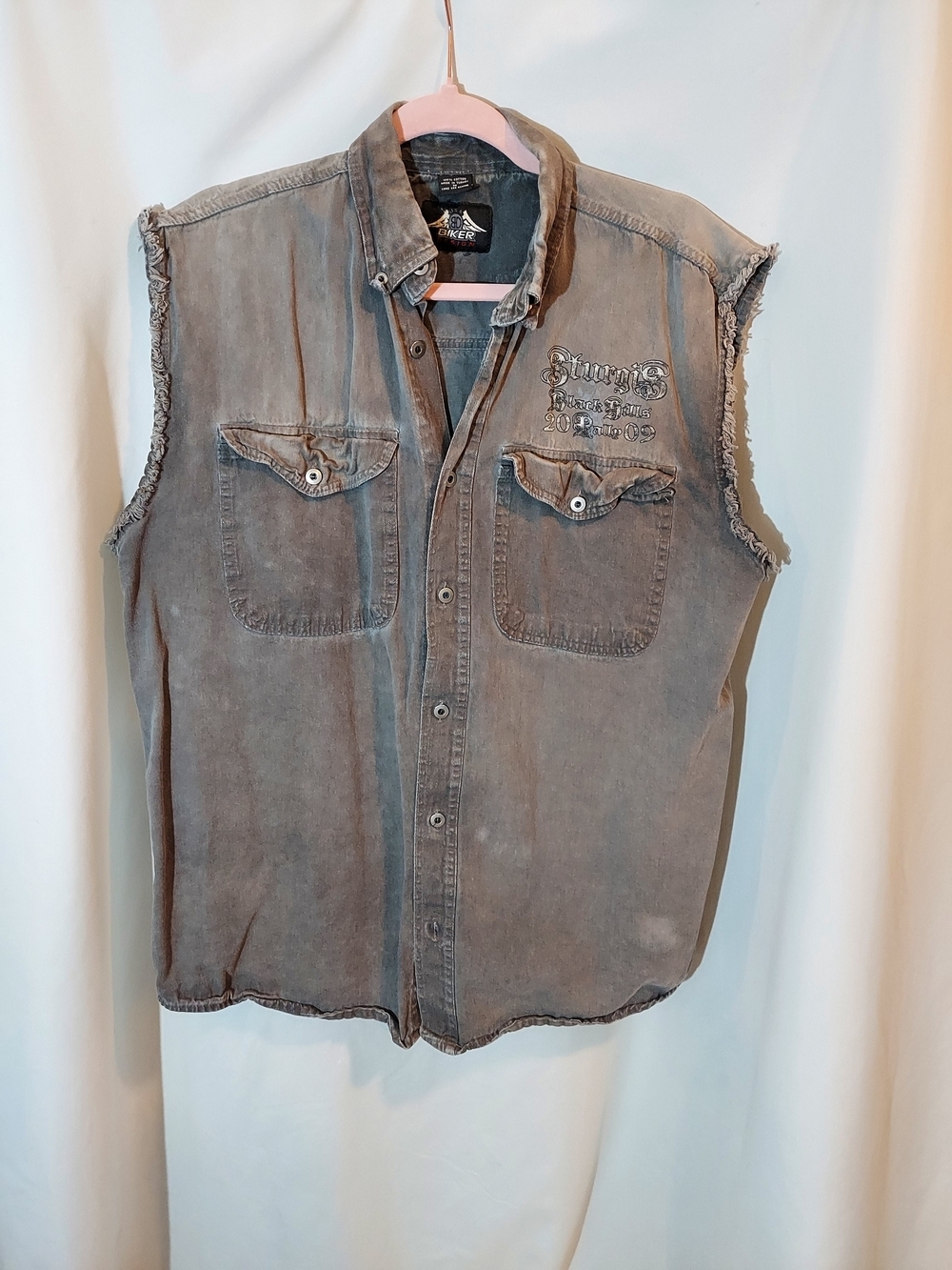 VINTAGE 2009 Sturgis Black Hills Rally Sleeveless Denim Biker Shirt